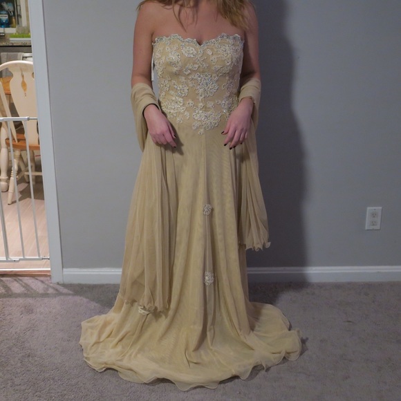 Jovani Gown - Picture 1 of 8